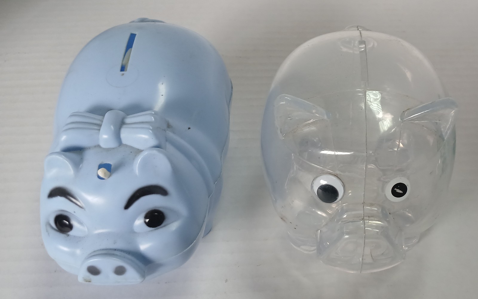 Two Vintage Piggy Banks Western Plastics And Olympia Federal Bank