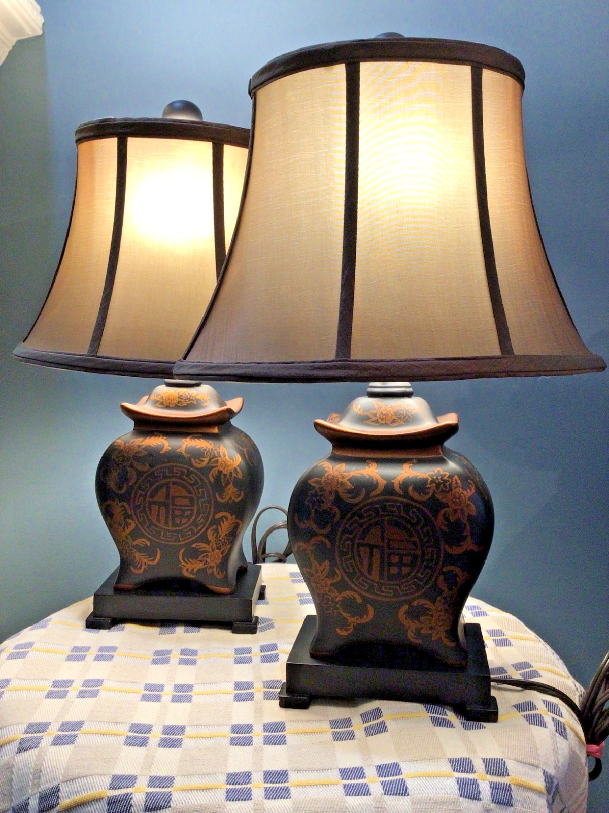 2 Asian-Lamps Pagoda Porcelain Ginger Urn 19” Medallion Motif & Bell Shades