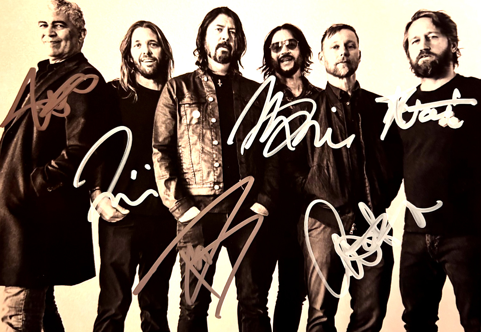 THE FOO FIGHTERS Band Signed 8x10\