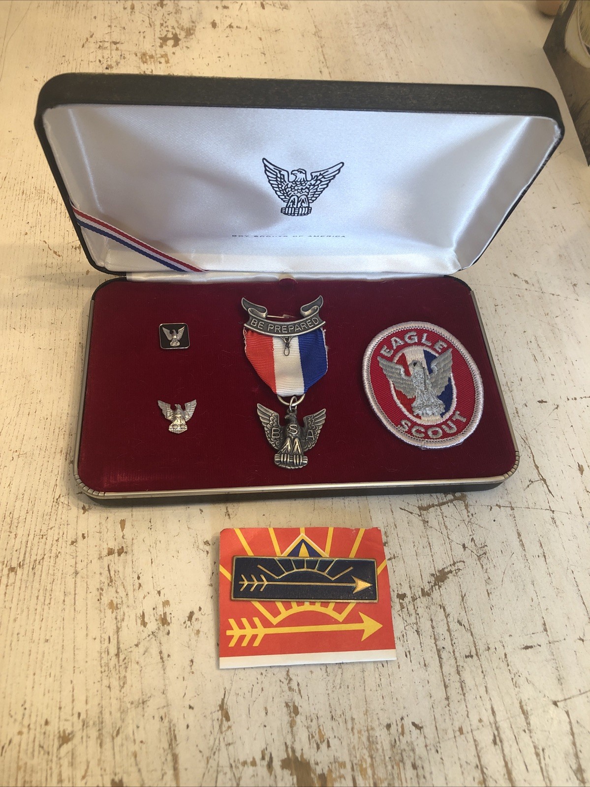 Brand new 1980’s Eagle Scouts Of America Presentation Kit, Medal, Patch And Pins Brand new 1980’s Eagle Scouts Of America Presentation Kit, Medal, Patch And Pins