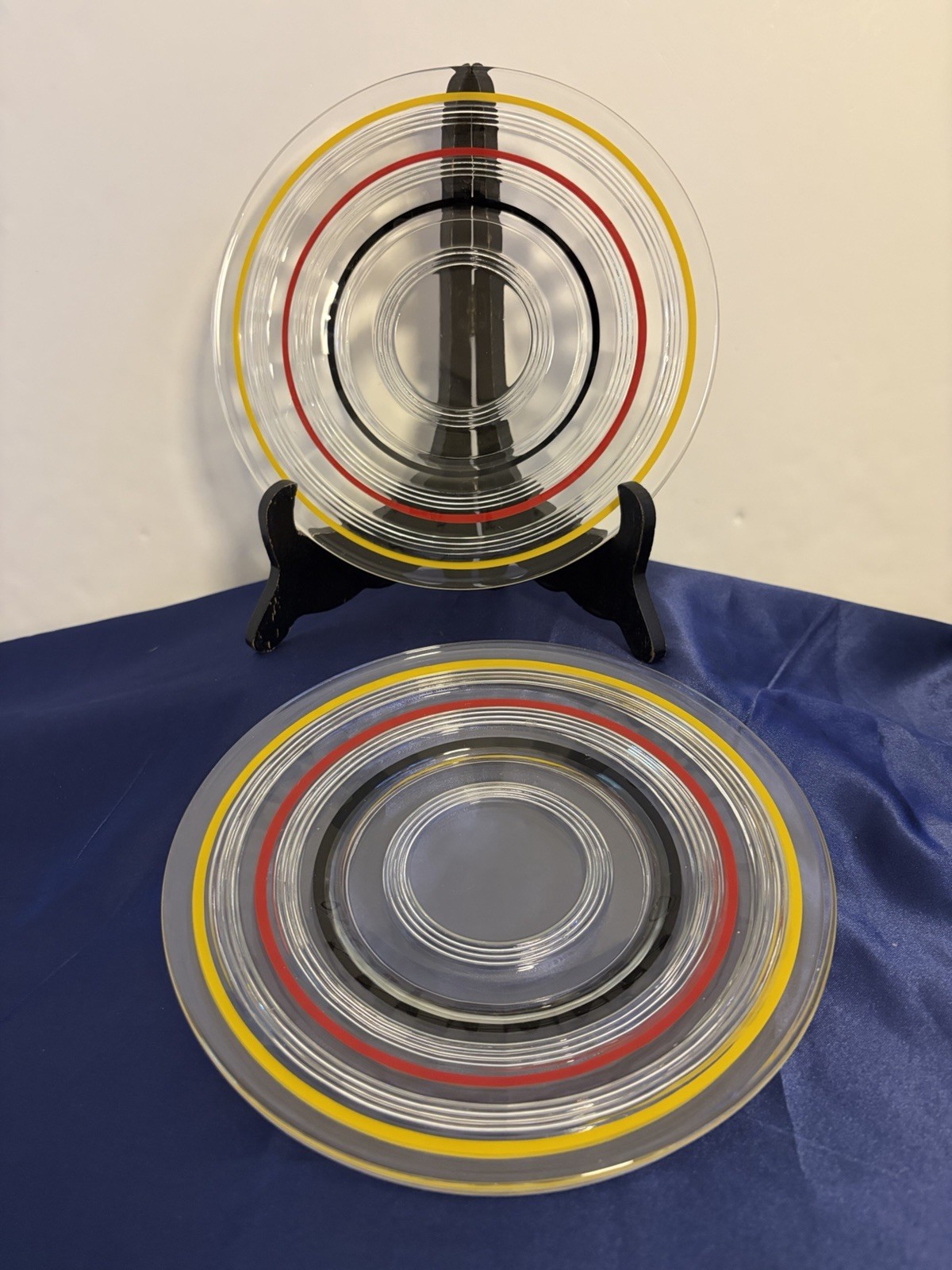 Vintage Set Of 3 Anchor Hocking Plates Ring Ding Yellow Red Black Bands 8 1/4”
