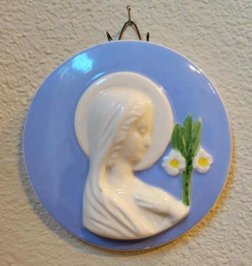Beautiful Vintage Della Robbia Style Round Wall Plaque of Madonna with Flowers
