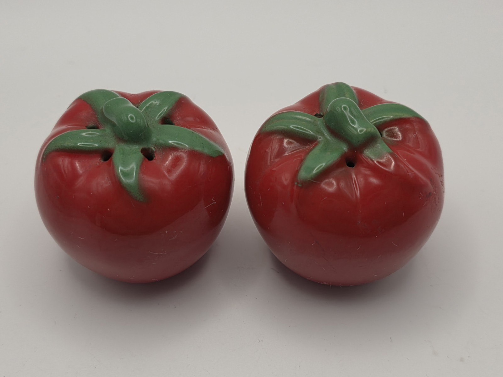 Adorable Vintage Mini Kitschy Tomato Salt & Pepper Shakers. 