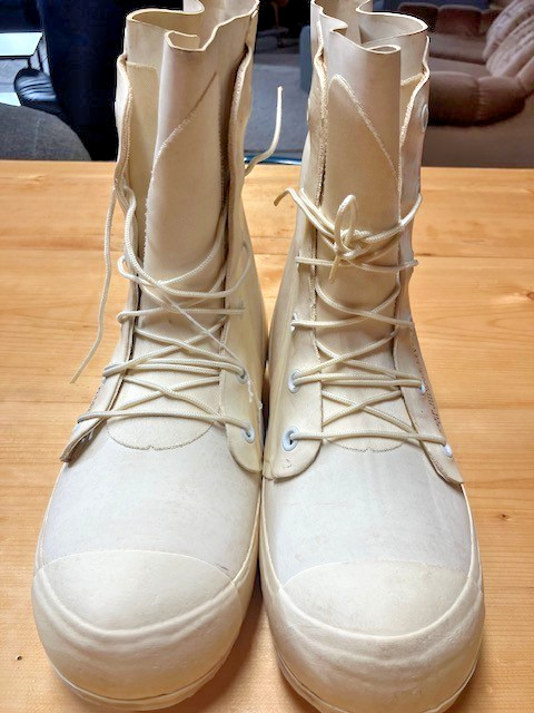Military Bunny Boots, Miner brand made in US, size 9 fits 10, -20 f & colder Military Bunny Boots, Miner brand made in US, size 9 fits 10, -20 f & colder