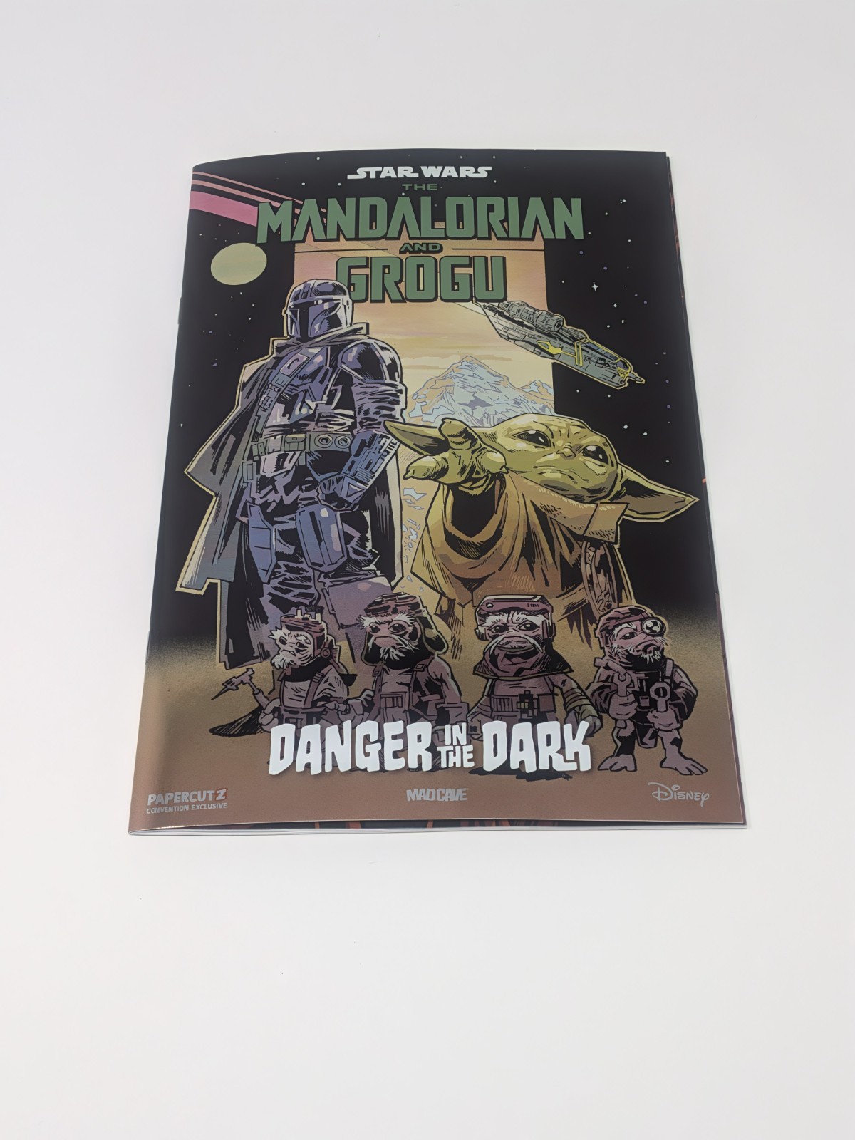 SW The Mandalorian & Grogu Danger in The Dark #1 Foil SDCC '26 NM
