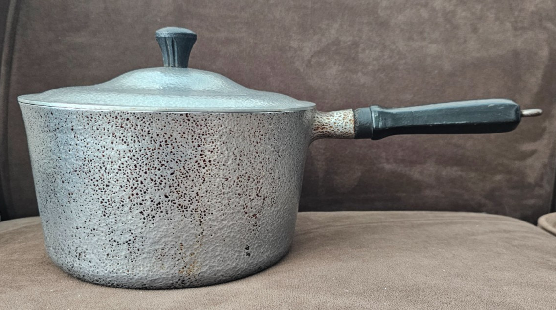 Vintage Club Hammered Aluminum 8 inch Saucepan with Lid, Rustic Wooden Handle