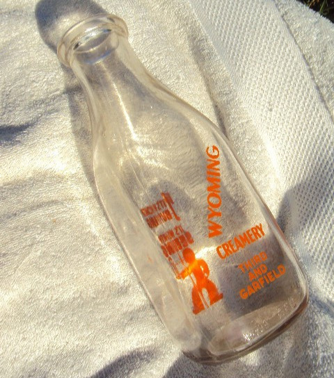 50s Wyoming Creamery Third and Garfield Laramie Wyoming Quart Milk Bottle Shane