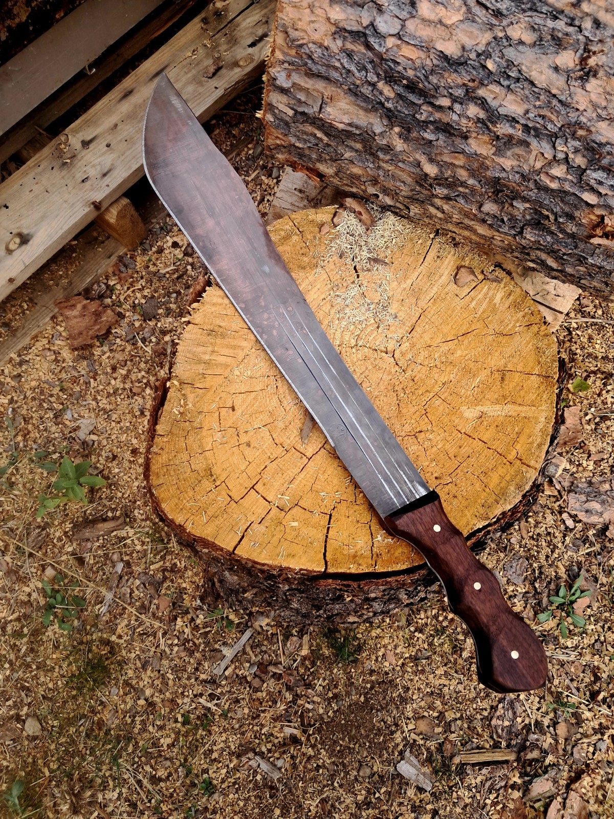 Cutlass Style Machete 17 Inch Blade High Carbon Steel Walnut Handle 24 Overall