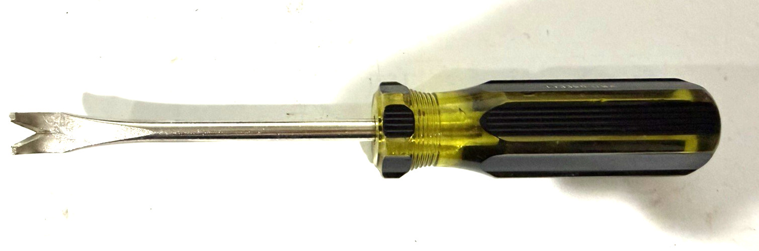 Vintage John Deere Pry/ Nail Puller  1/4”  TY3390 USA