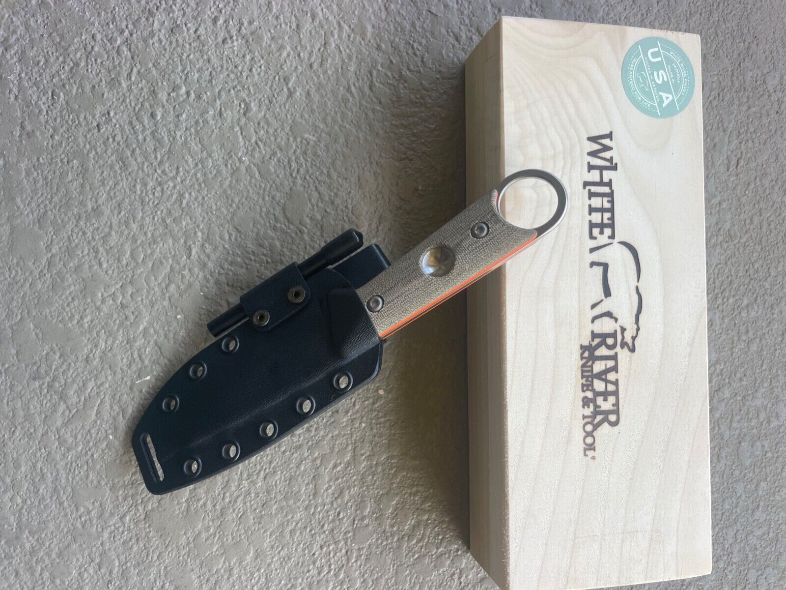 White River Firecraft pro knife with kydex sheath and ferro rod