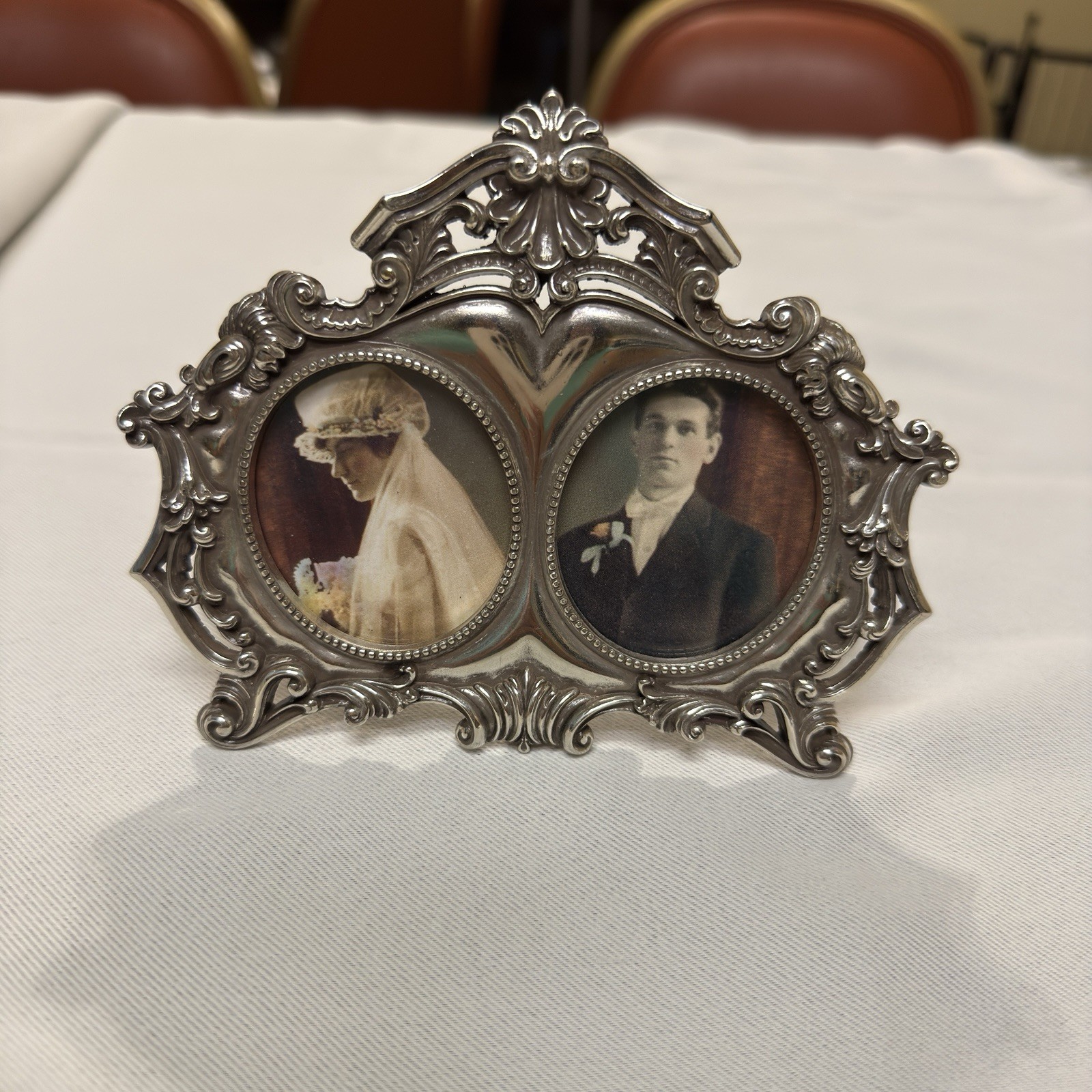 BRIGHTON Victorian Romance Silver Plated Double Oval Picture Frame Ornate