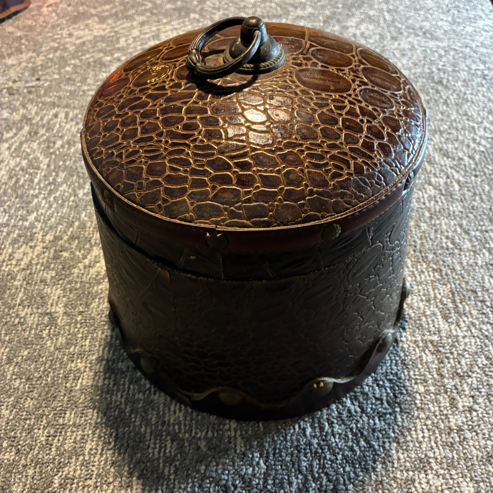 Vintage Embossed Alligator Leather Round Cigar Humidor Box