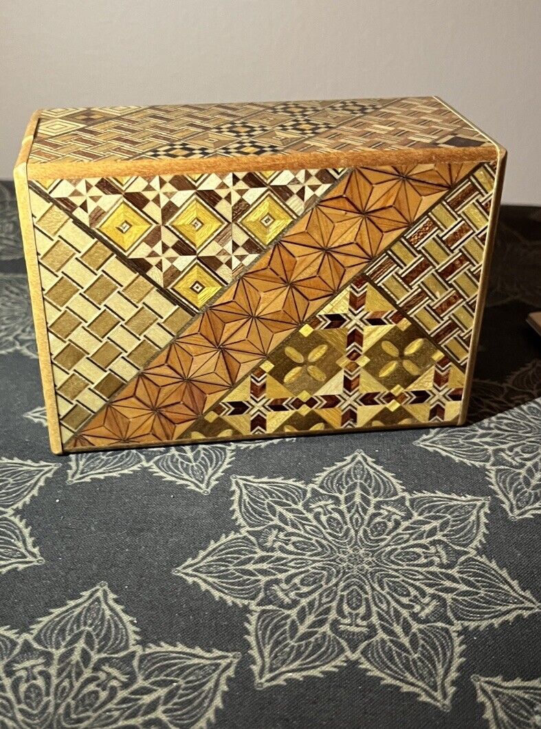 Japanese Puzzle Box Hakone Yosegi Marquetry Wooden Secret Magic Trick Box