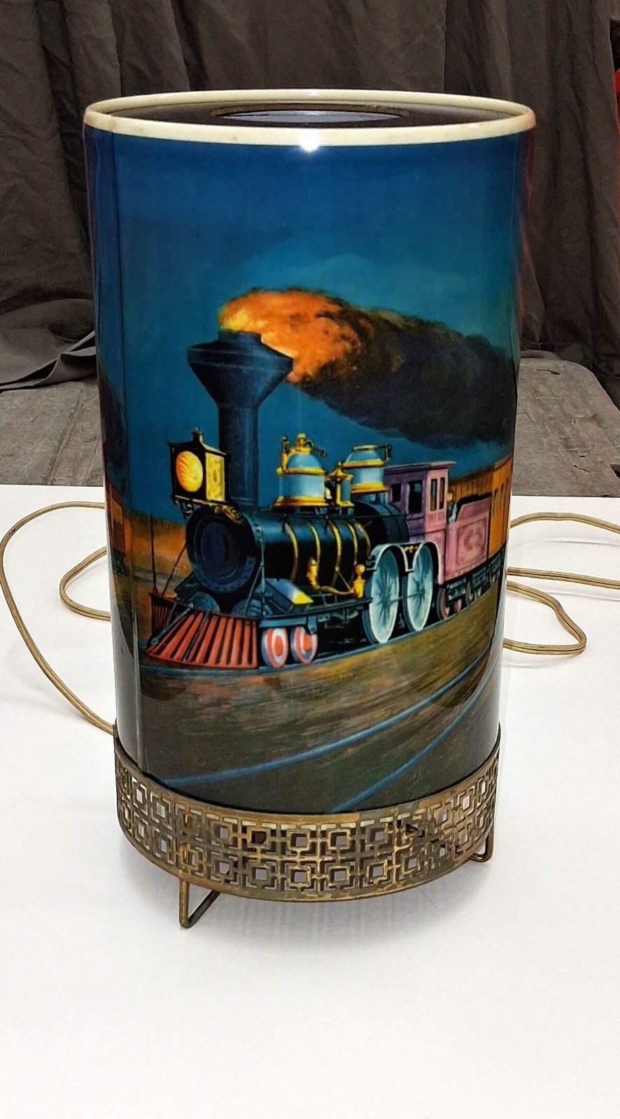 Vintage Goodman Motion Lamp 1957 Train Race rare very nice condition Vintage Goodman Motion Lamp 1957 Train Race rare very nice condition