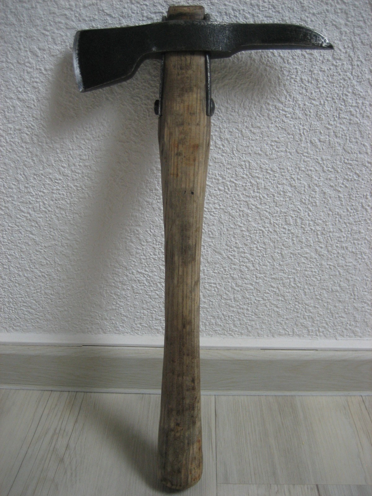 old fire axe/hatchet approx. 45 cm/year around 1920