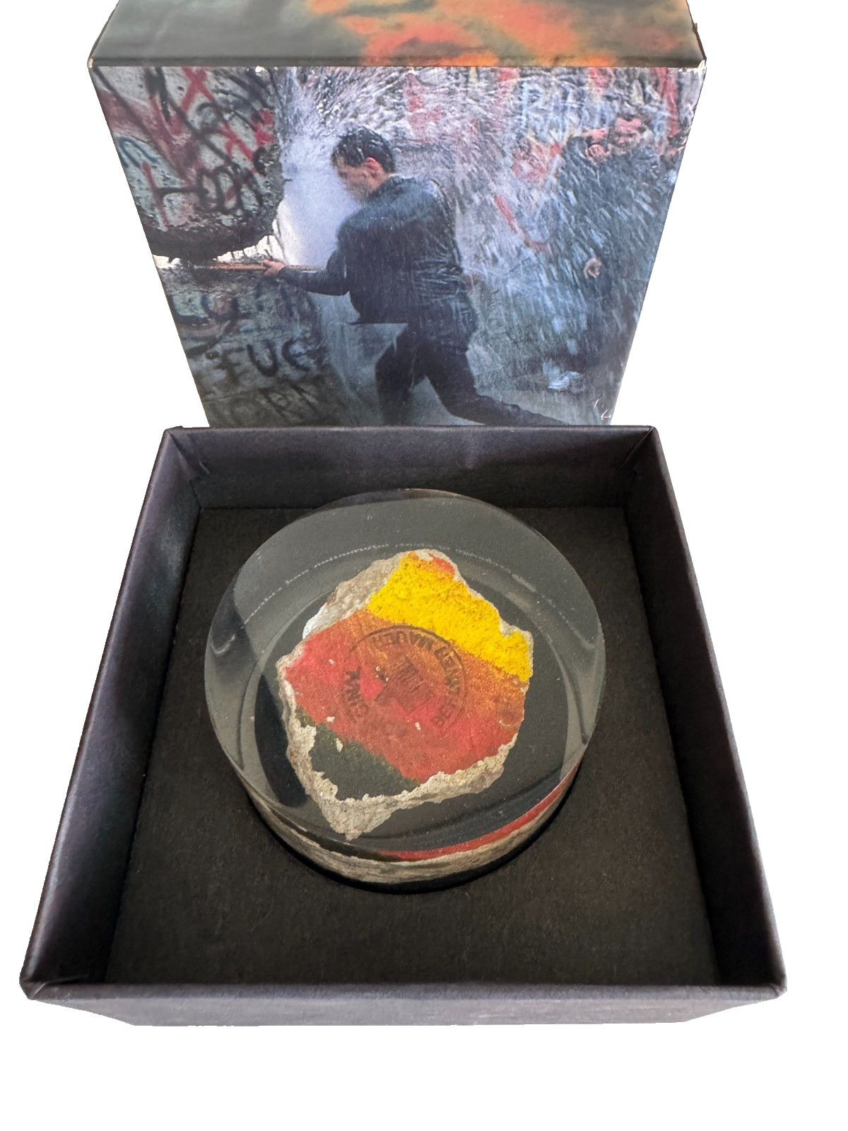 Spectacular Original Berlin Wall Piece & Box by Time Warner - German Flag Colors Spectacular Original Berlin Wall Piece & Box by Time Warner - German Flag Colors