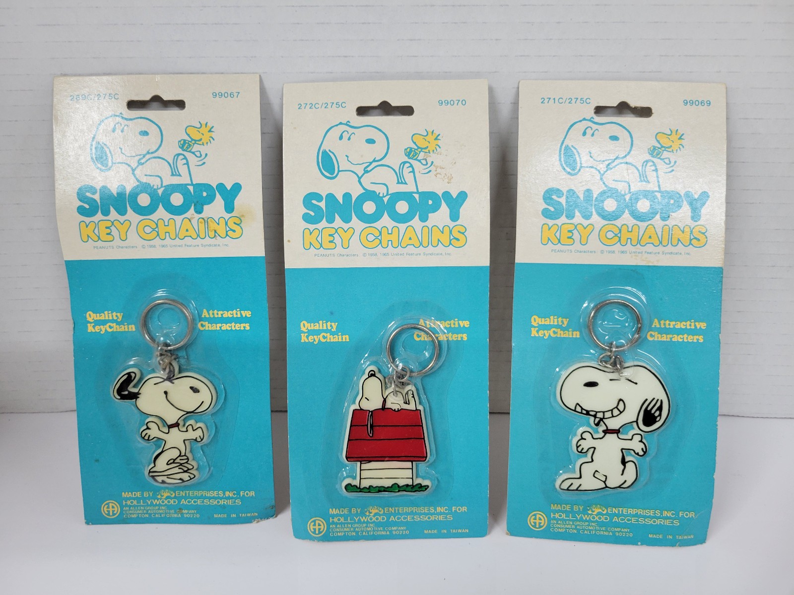 NIP 3 Vintage (1965) Aviva Peanuts Snoopy Classic Plastic Keychains