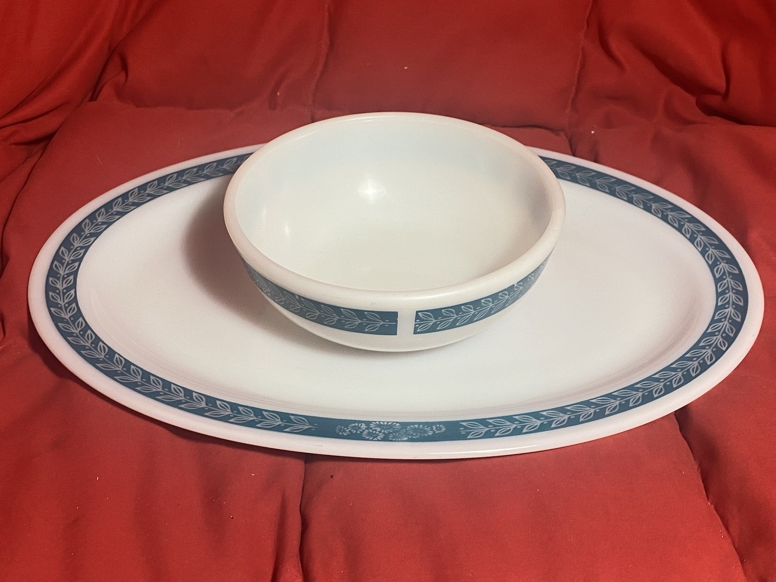 2 VINTAGE Pyrex Corning Double Tough Dinner Wear Turquoise Laurel Leaf