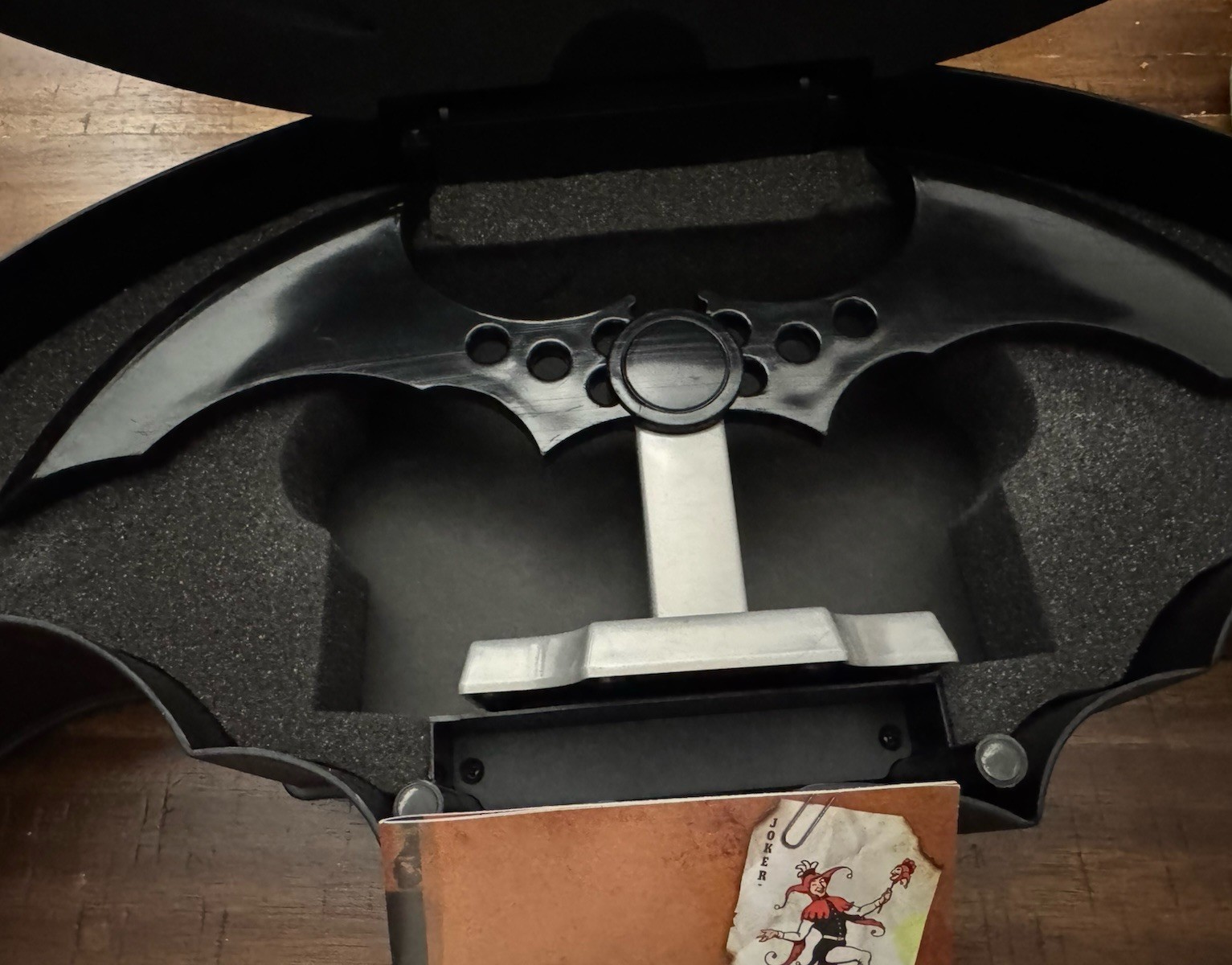 Batman Arkham Asylum Collector's Edition Batarang Replica w/ Display Case