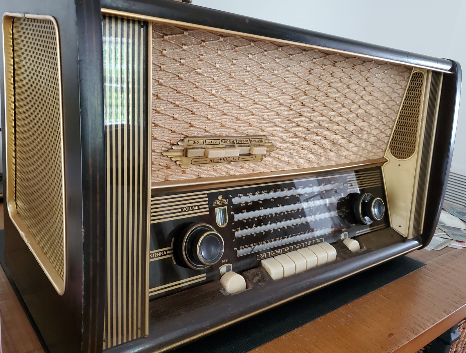 Vintage Kaiser W645 Radio - West Germany - Works
