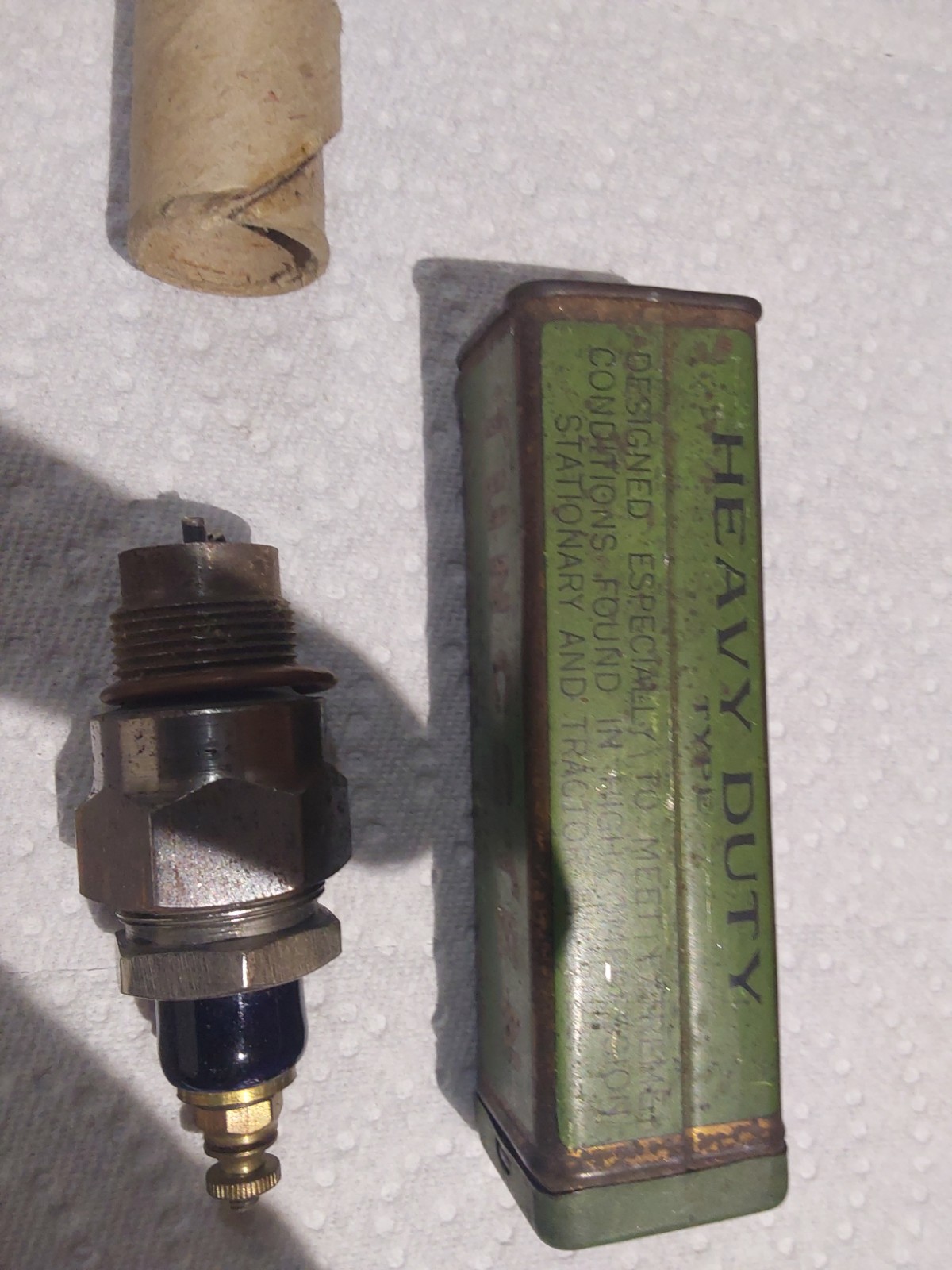 ANTIQUE N.O.S. TUNGSTEN SPARK PLUG IN ORIGINAL TIN. PRE 1920