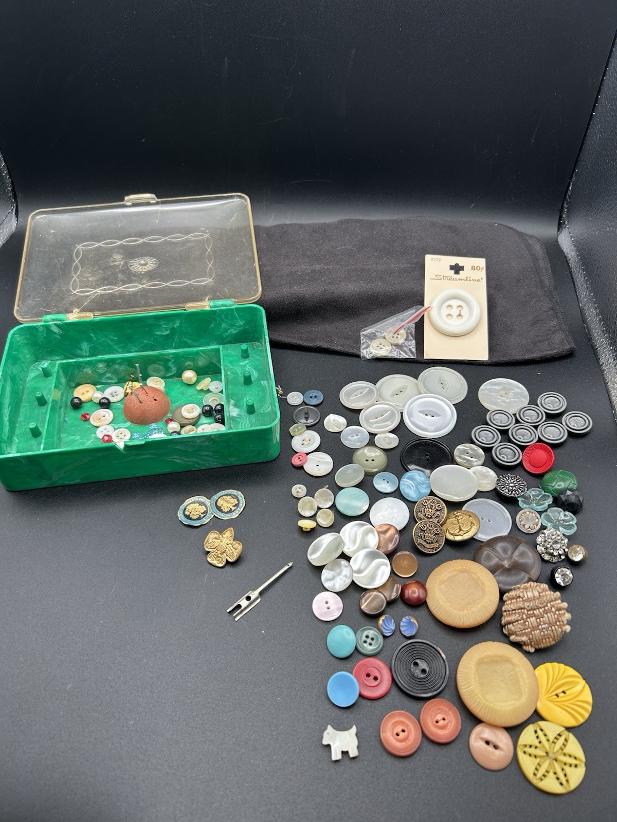 Vintage 1950s Sewing Box Filled with Mixed Antique & Vintage Buttons Assorted