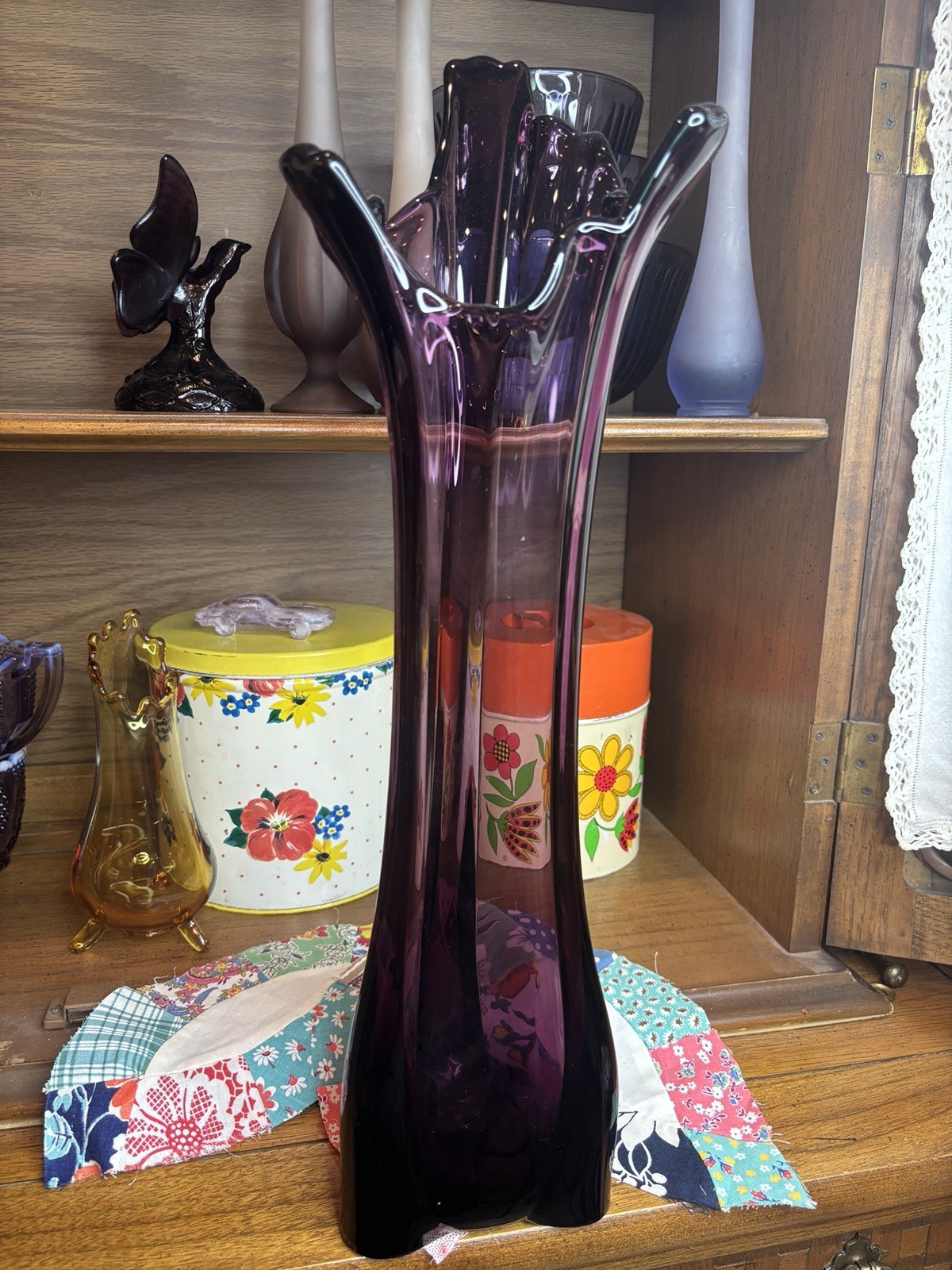 20in Epic Viking Glass Amethyst Three Finger 1221 Swung Vase
