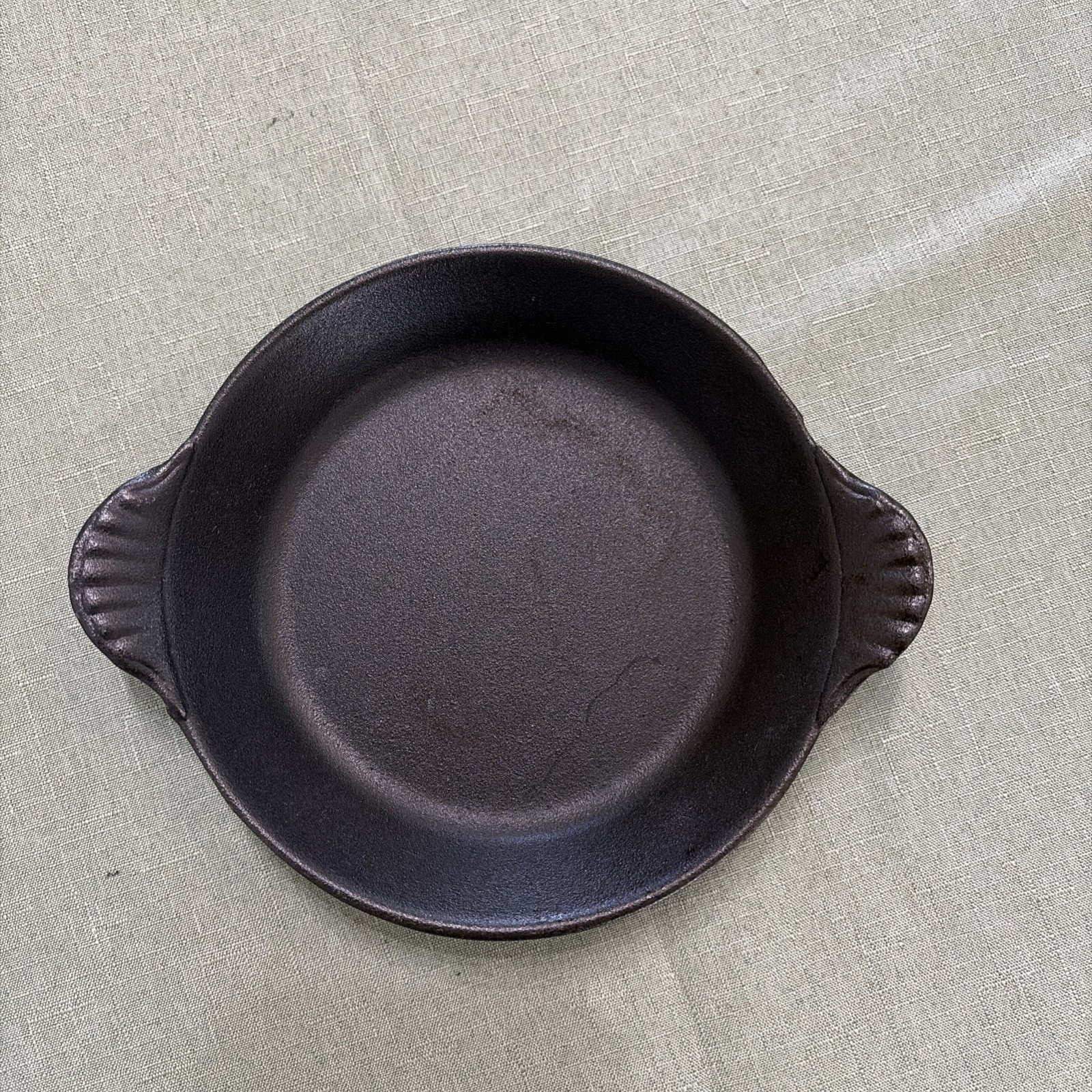 VTG. Le Creuset #3 Small Au Gratin Dish Satin Black Matte enameled Cast Iron VTG. Le Creuset #3 Small Au Gratin Dish Satin Black Matte enameled Cast Iron