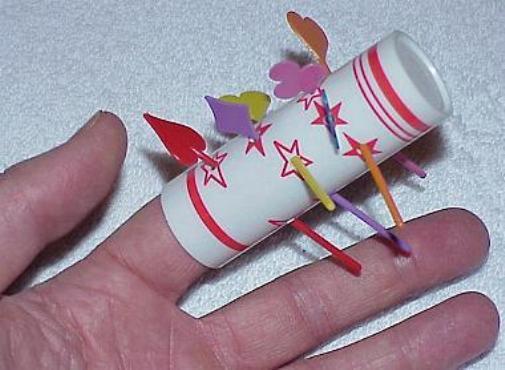 Pincushion Finger -- very cool closeup illusion-- don\'t worry, no pain     TMGS