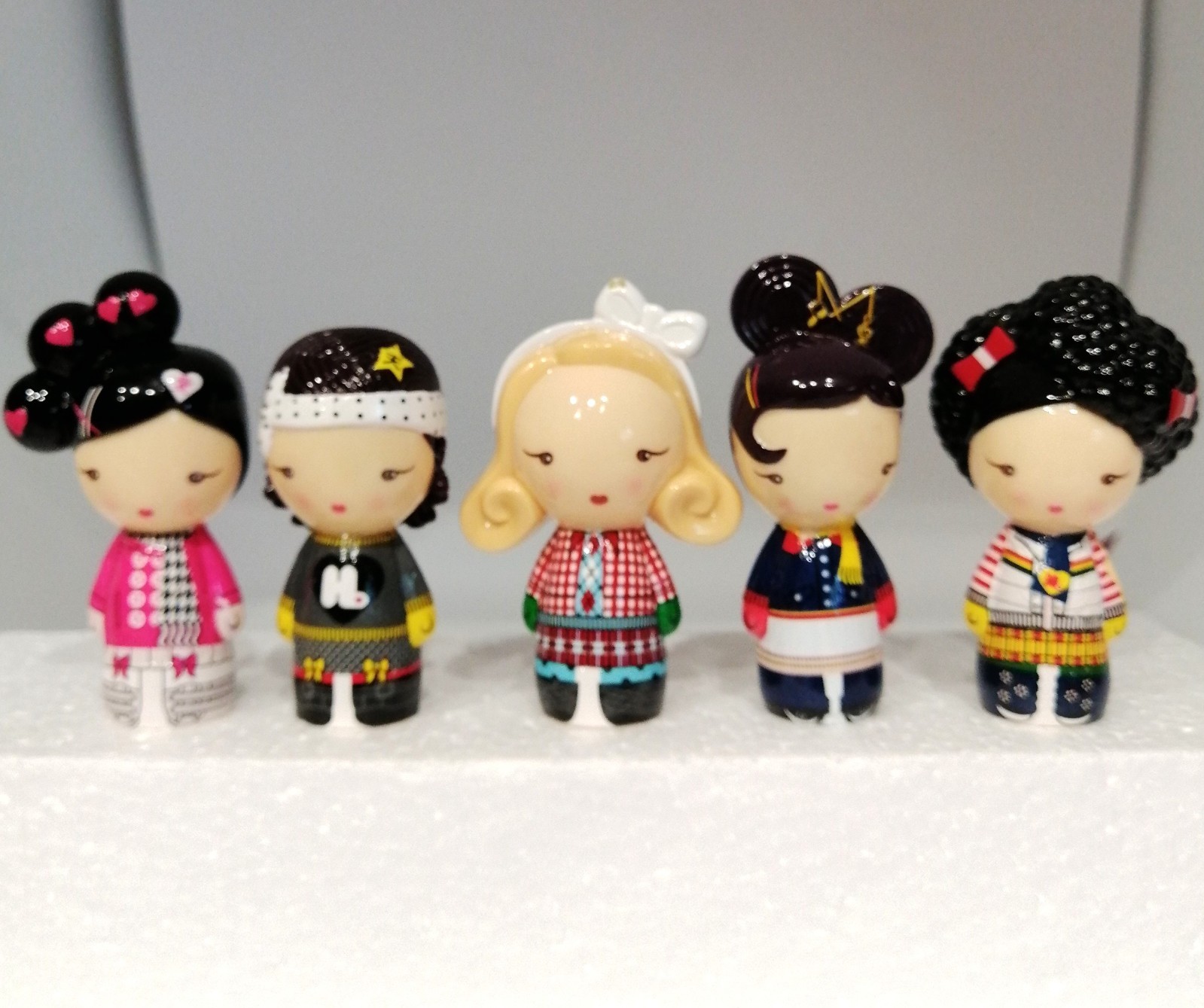Lot of 5 Top Doll Bottles Snow Bunnies Collection Harajuku Lovers