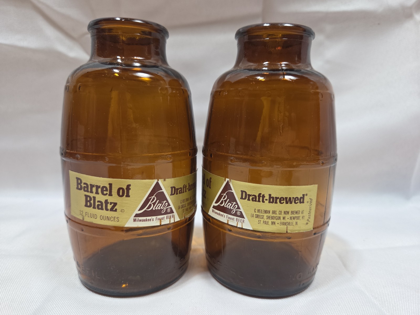 (2) BARREL OF BLATZ GLASS BOTTLE VINTAGE 1974 KEG SHAPED BROWN MILWAUKEE Wi