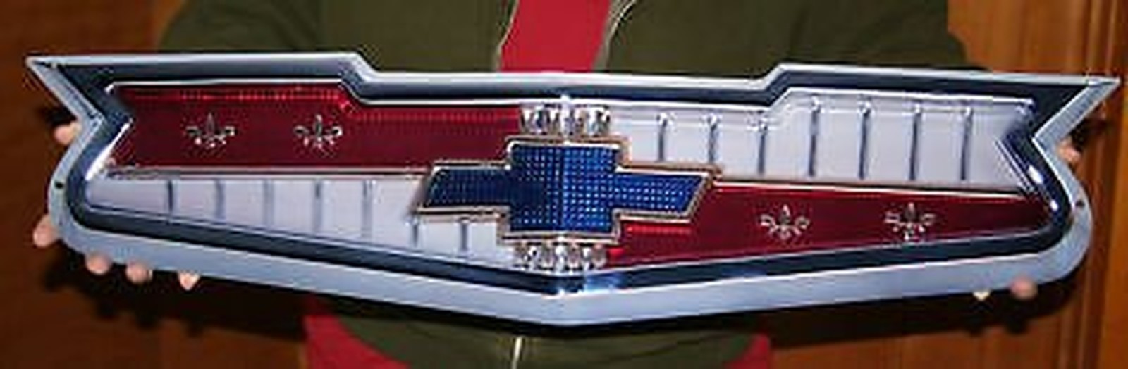 1956-1957 GM Chevrolet V8 Hood Emblem Metal Sign 30\ 1956-1957 GM Chevrolet V8 Hood Emblem Metal Sign 30\