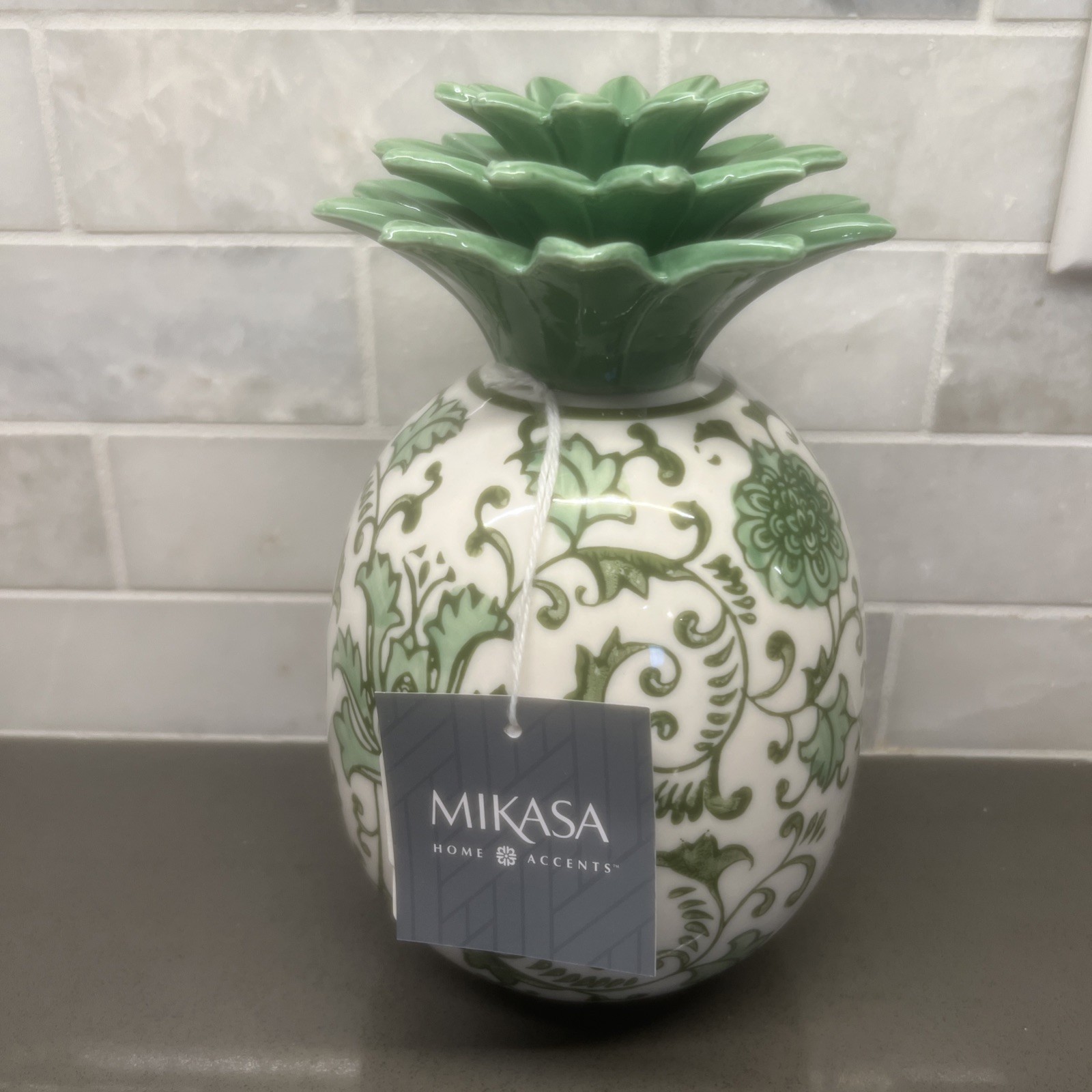 MIKASA Home Accents 8 x 5” Green & White Chinoiserie Ceramic PINEAPPLE Decor New