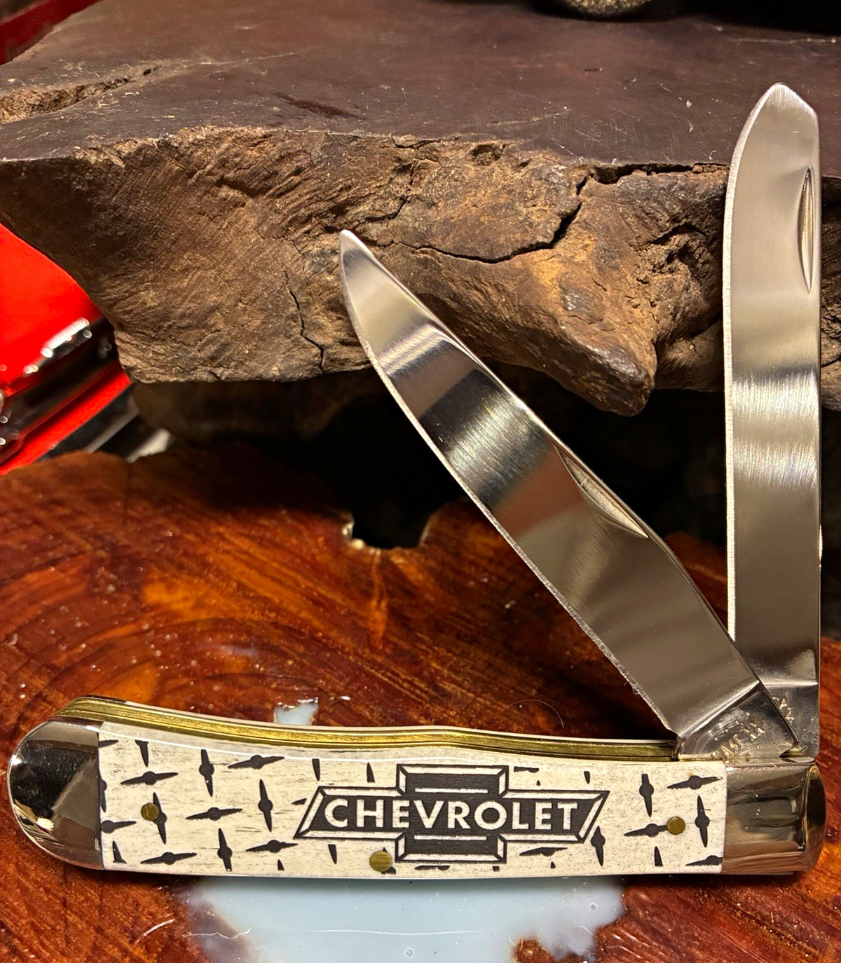 Case XX Chevrolet No 33700 Trapper 2-Blade Slipjoint Pocketknife Bone Handle SS
