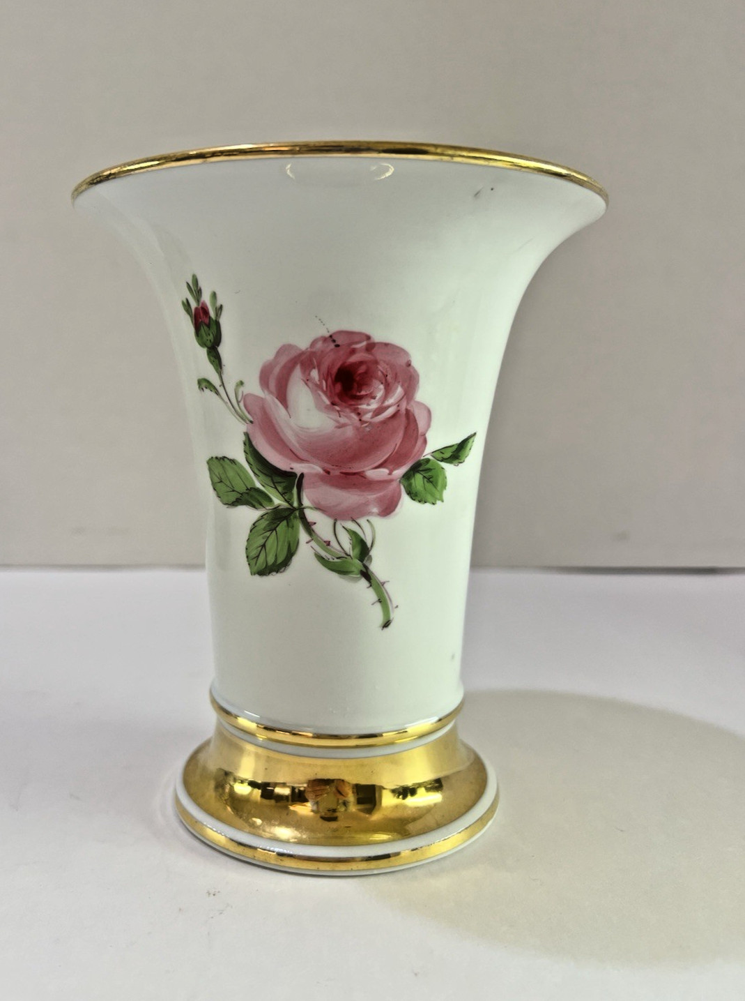 Meissen singed Porcelain Small Flower Vase Han Painted Pink Flowers Gold trim