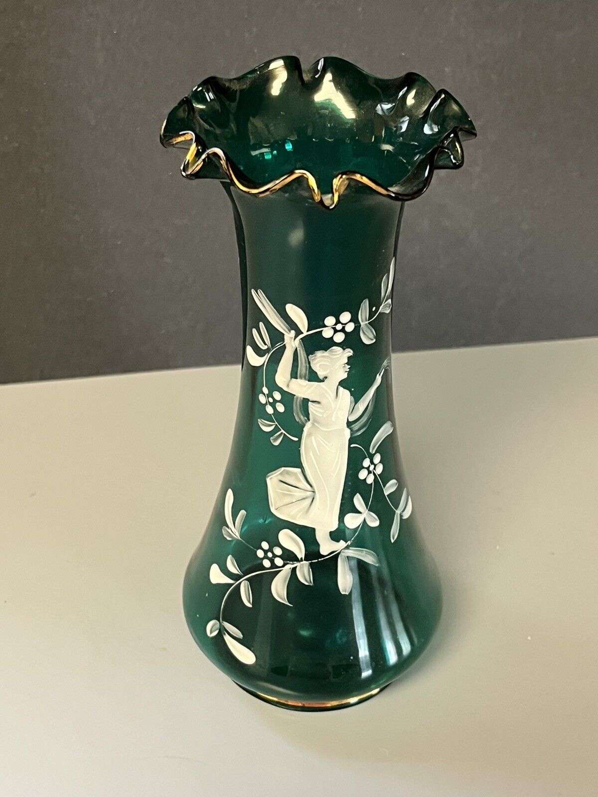 Antique Victorian Blown Glass MARY GREGORY GREEN RUFFLED ENAMEL VASE, 8\