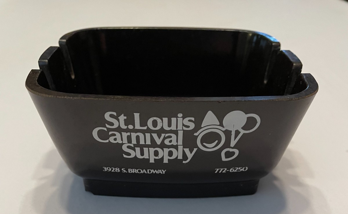 New Old Stock ST. LOUIS CARNIVAL SUPPLY Brown Bakelite Ash Tray Saf-T