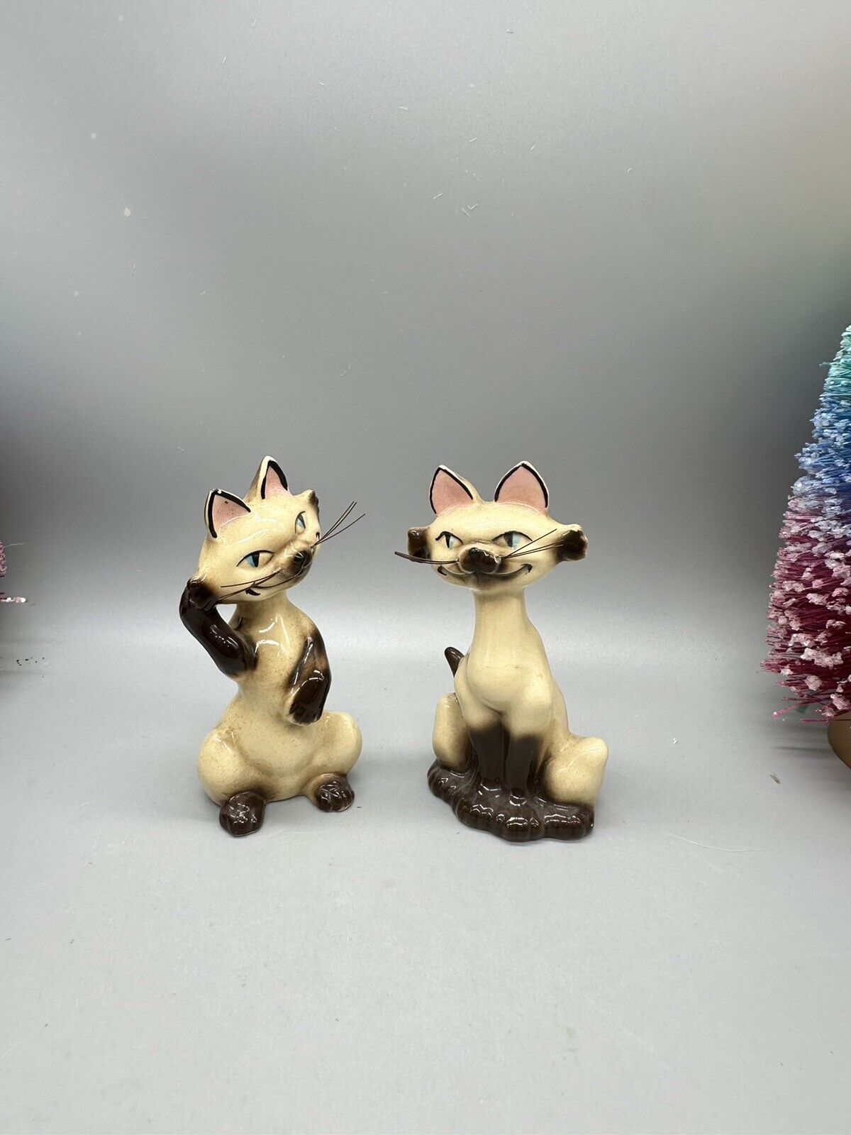 Vintage 1950s Disney Si And Am Salt & Pepper Shakers Siamese cats Lady & Tramp