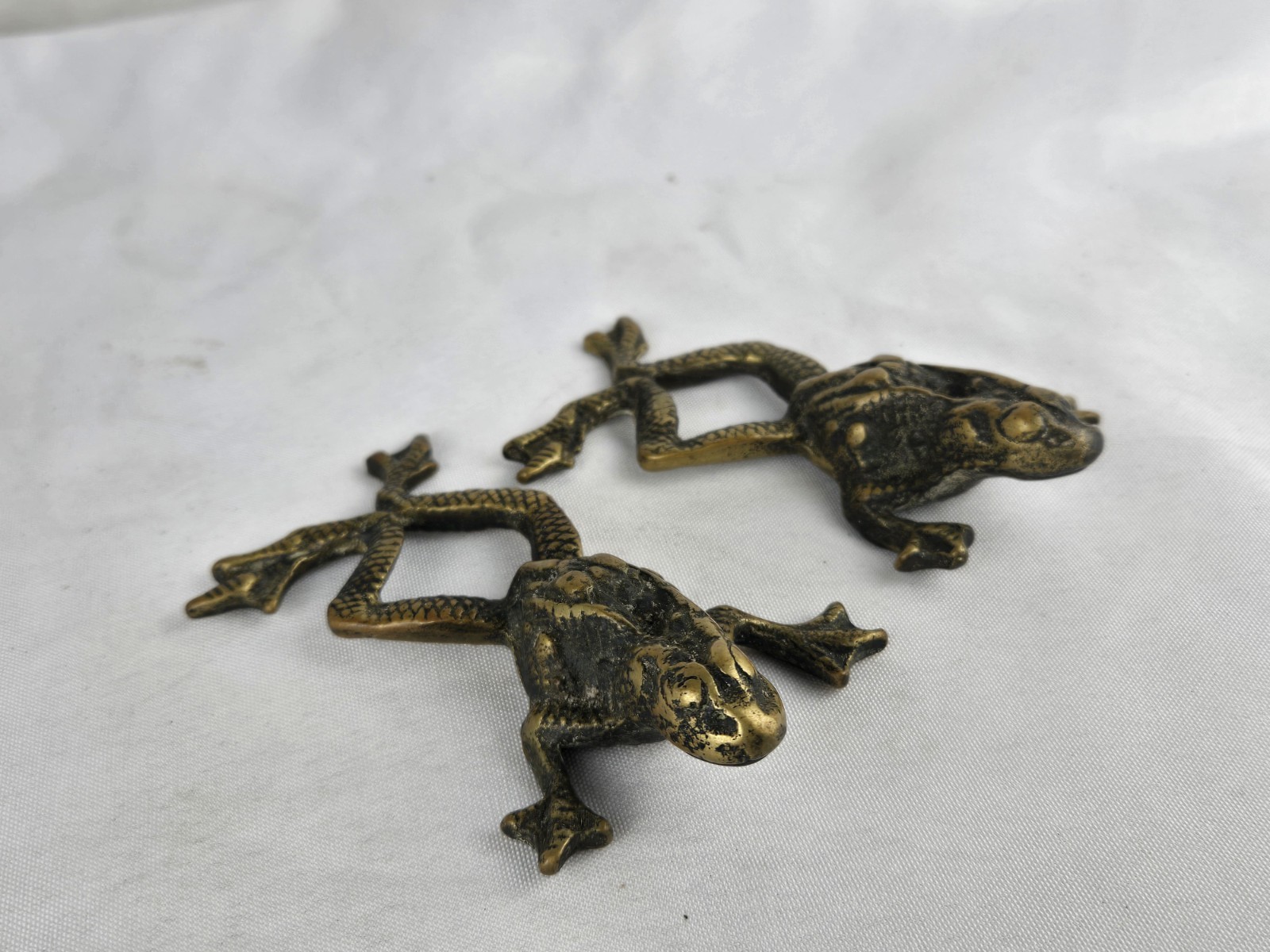 Pair Vintage Brass Frog Figurine Paperweight MCM Decor 4