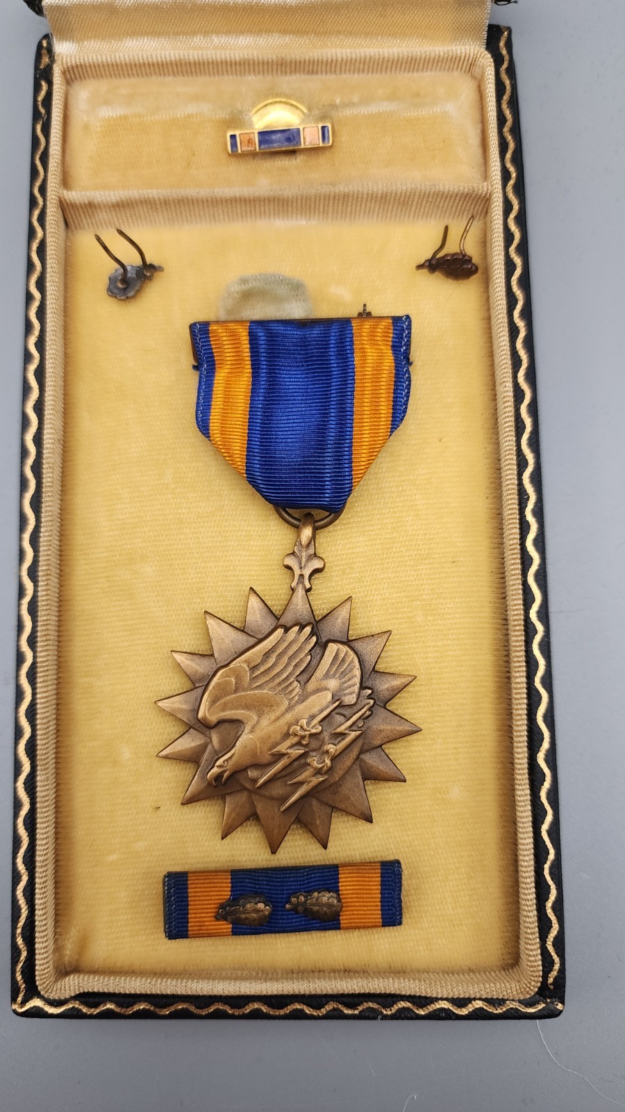 WWII US Army Air Force Air Medal - titled early case -