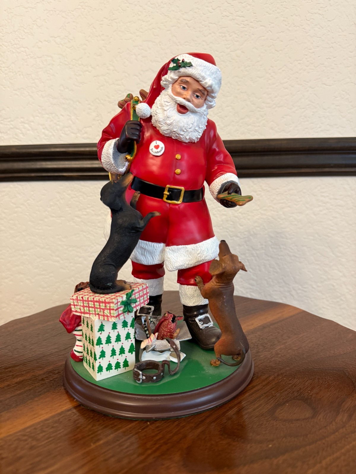 Danbury Mint - Santa’s Little Dachshunds Figurine - Christmas - 2005 - RARE