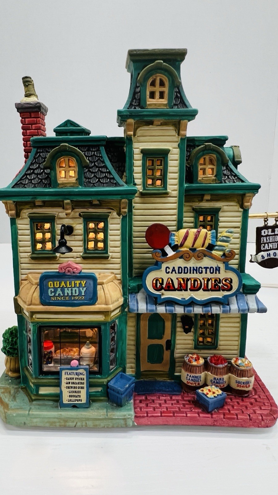 Lemax Caddington Village “Caddington Candies” 35562 Retired 2013 RARE  And NEW 