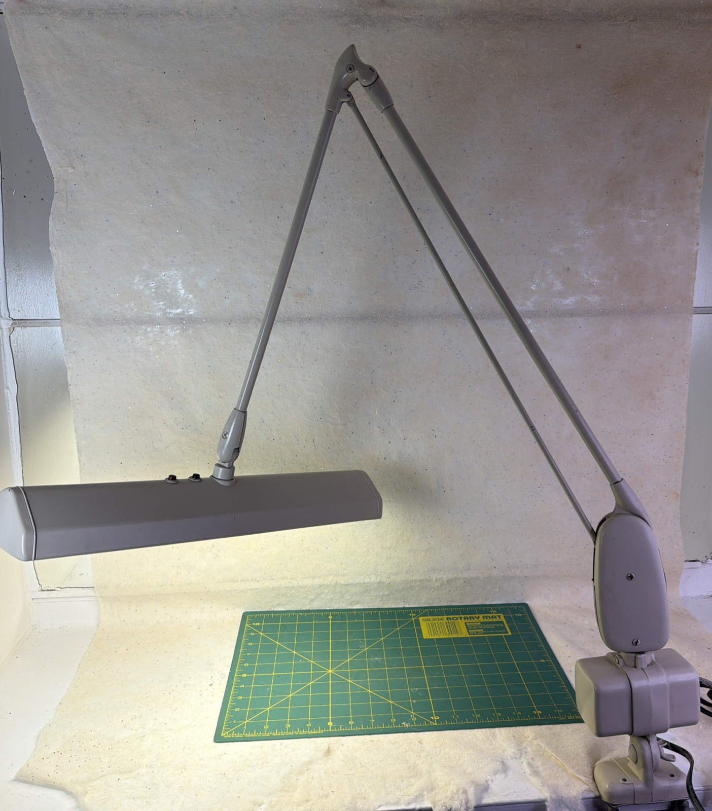 Vintage Dazor P-2134 Industrial Floating Articulating Desk Drafting Lamp Bronze