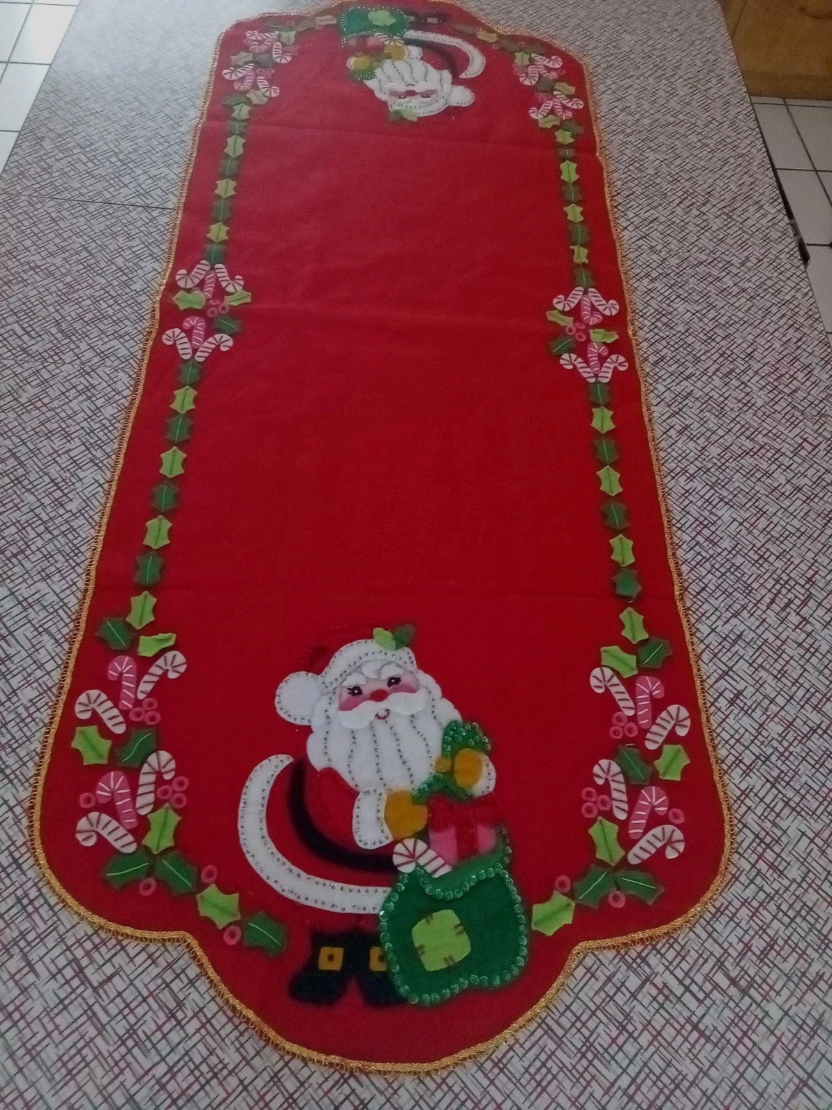 Vintage Santa Claus Christmas Felt Table Runner Hand Made Sequins 42\