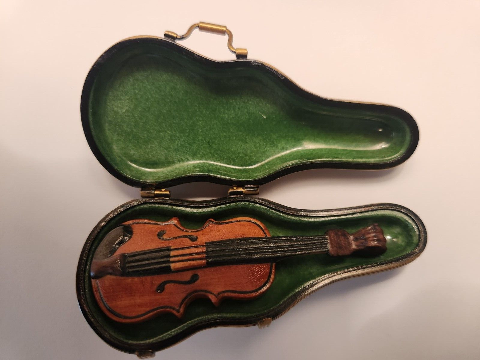 VINTAGE LIMOGES FRANCE PEINT MAIN VIOLIN & CASE SIGNED