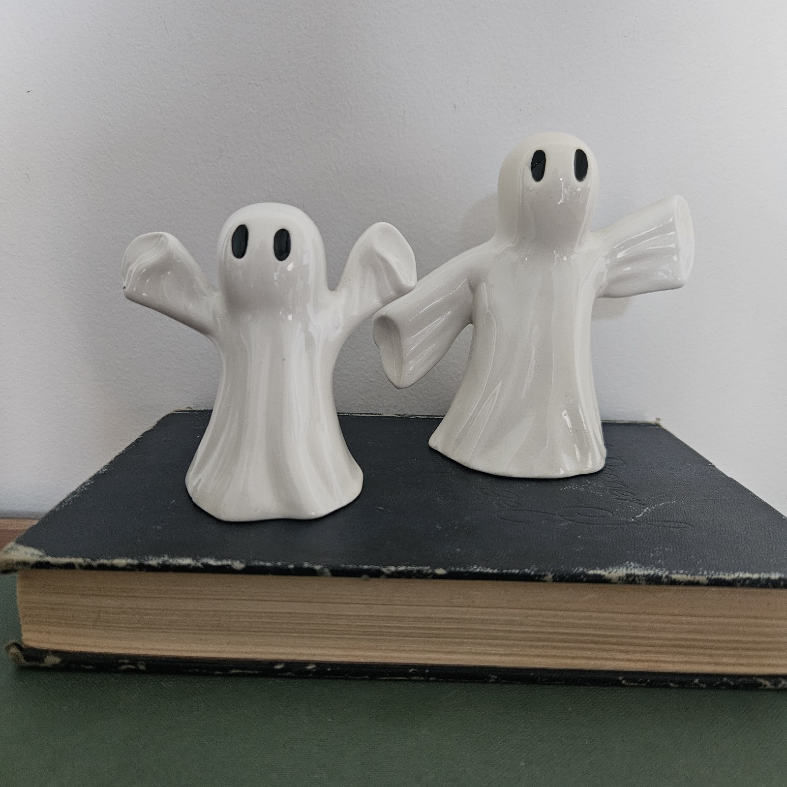 2 Vtg Ceramic Halloween Spooky Ghosts Figurine Coffee Bar Tiered Tray Shelf 