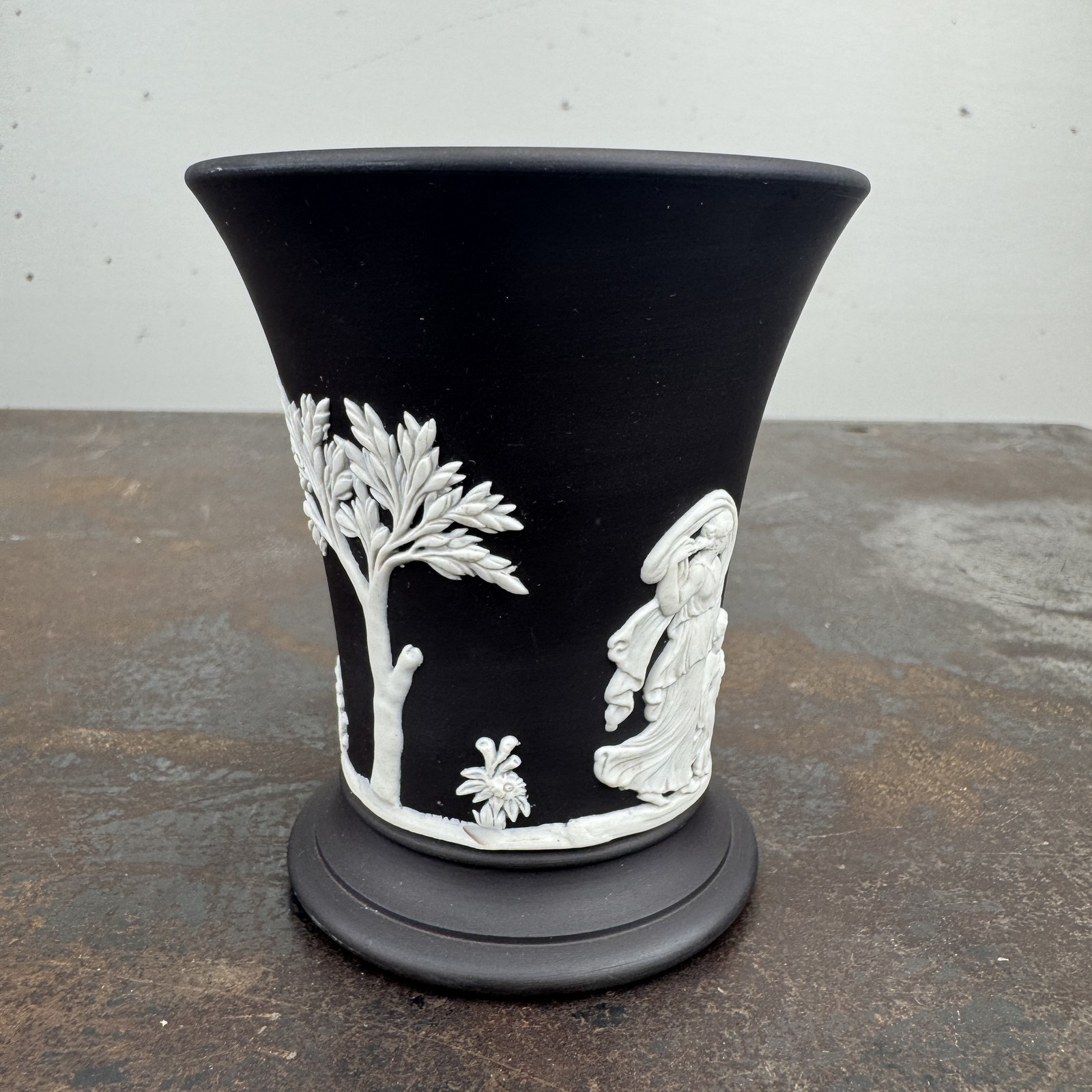 Vtg WEDGWOOD England Jasperware Trumpet VASE Black Matte w/ White 3.75''