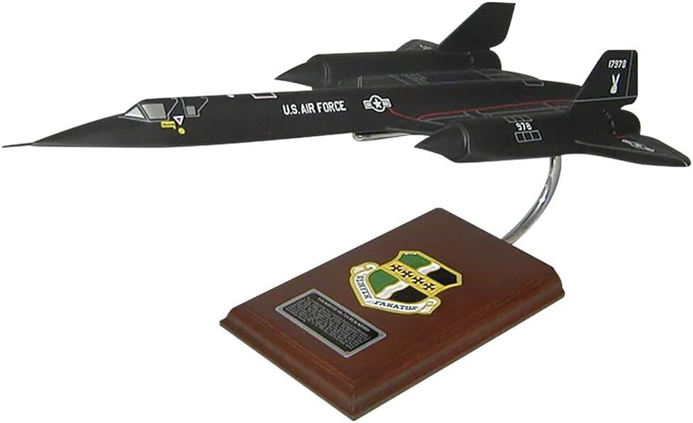 USAF Lockheed SR-71 Blackbird 9th RW Beale AFB Desk Top Model 1/63 SC Airplane