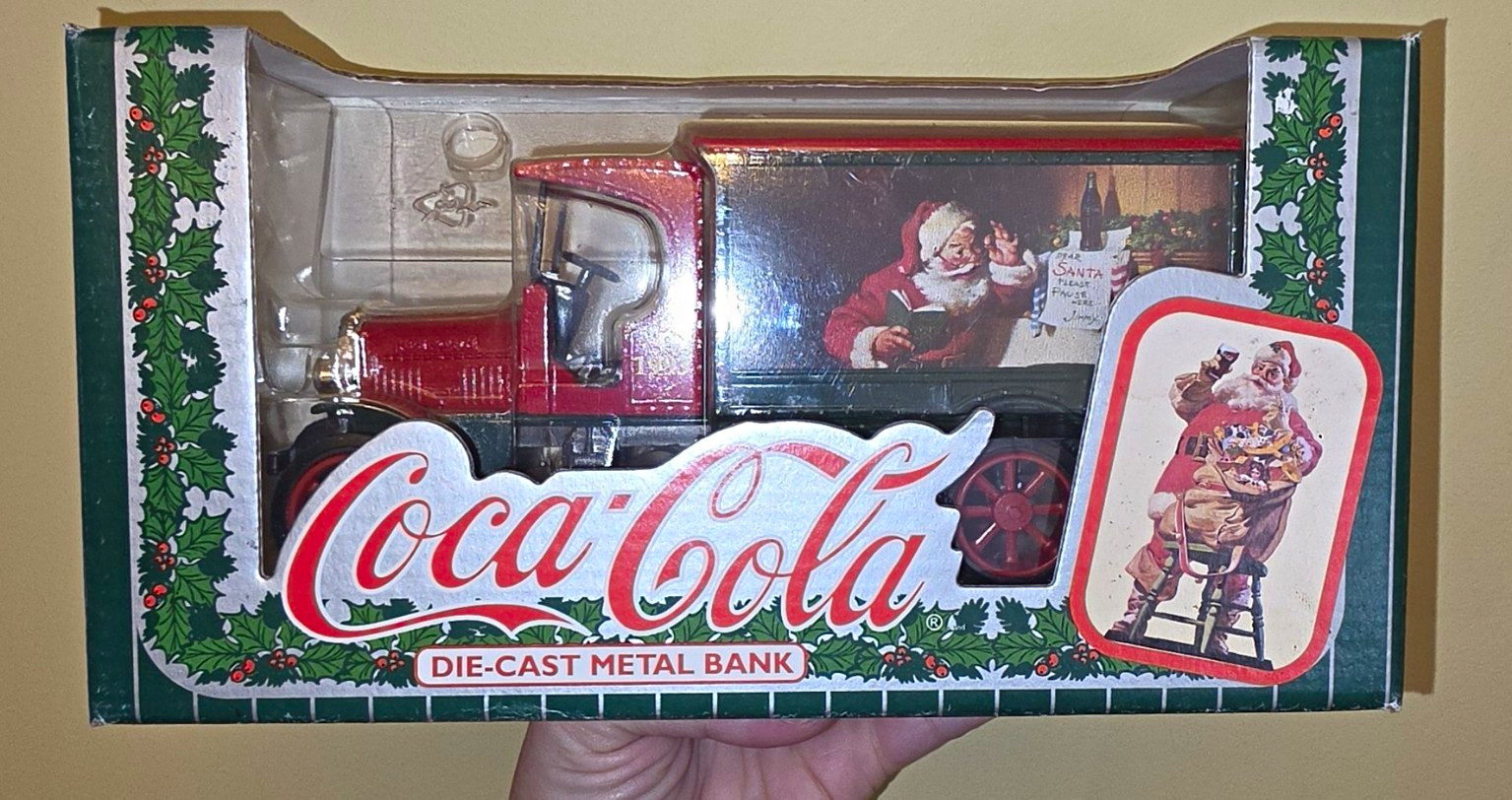 Vintage 1993 Ertl Coca-Cola 1925 Kenworth Die-Cast Truck Bank NIB Sealed 👀 Vintage 1993 Ertl Coca-Cola 1925 Kenworth Die-Cast Truck Bank NIB Sealed 👀
