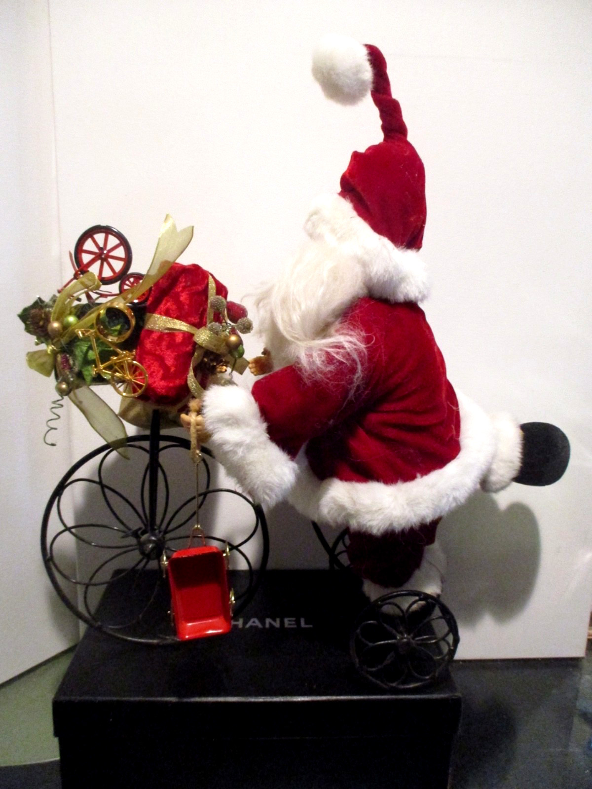 SANTA CLAUS ON TRICYCLE :) GIFT AND TOYS 14X20 BIKE&SANTA DO DETACH. OOAK :)